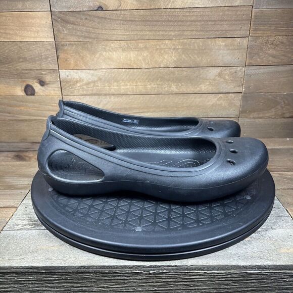 Crocs Kadee Flats Womens Size 8 Black Slip On Sandals Cutout Rubber Shoes - Picture 1 of 10